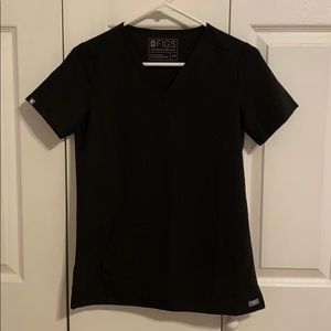 FIGS Pacora Front Pocket Top